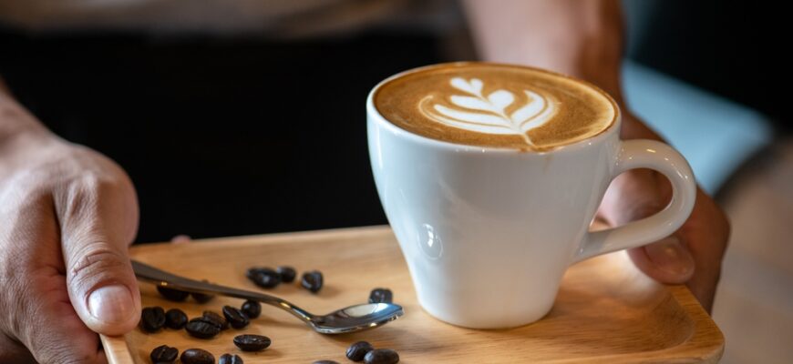 White,Ceramic,Cups,Of,Cappuccino,With,Latte,Art,Barista,Make